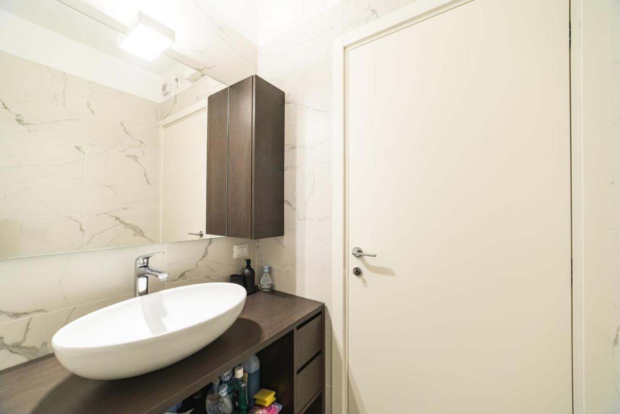 Apartment Moderno Bilocale 64mq Con Parcheggio E Palestra