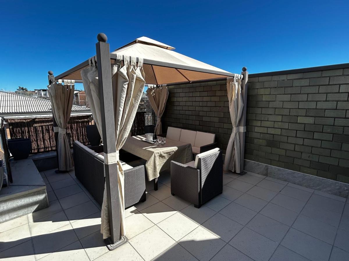 R39 Attic With Terrace And Private Parking Apartment Mailand