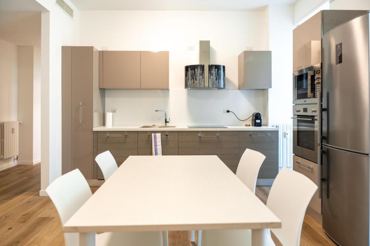 Appartamento 15min Metro Duomo - Rho Fiera - Skyscraper Kitchen