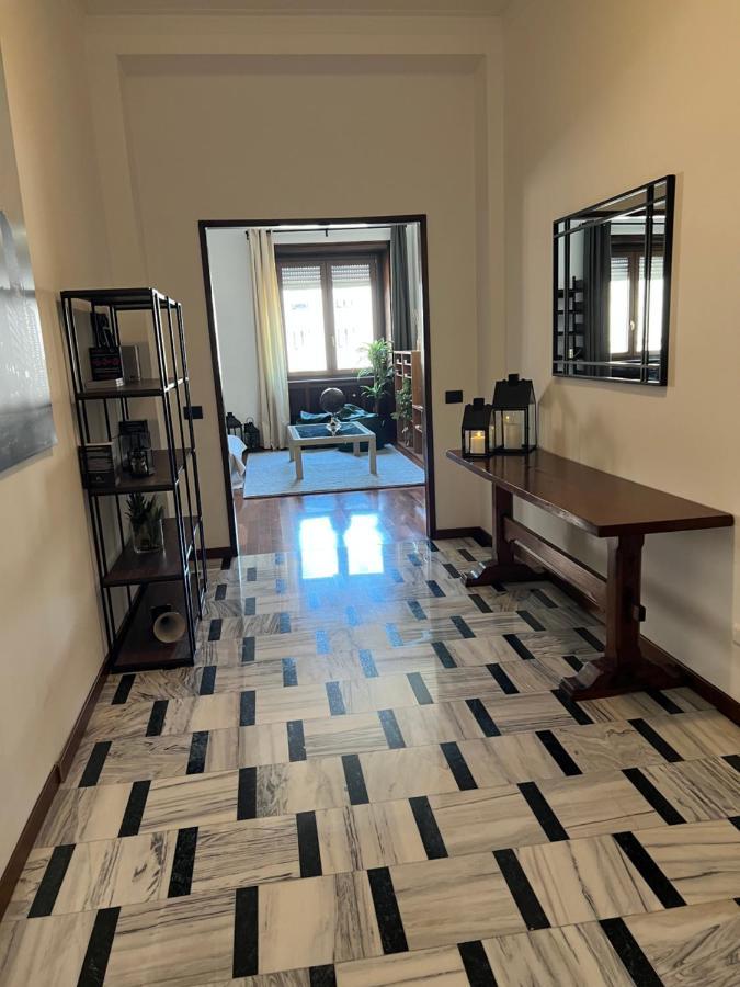 Rebecca's Collection: Repubblica Apartment Mailand