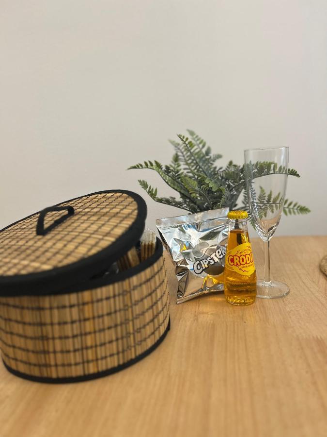 Regina Ai Navigli - Sky Tv, Wifi And Breakfast Box Milano