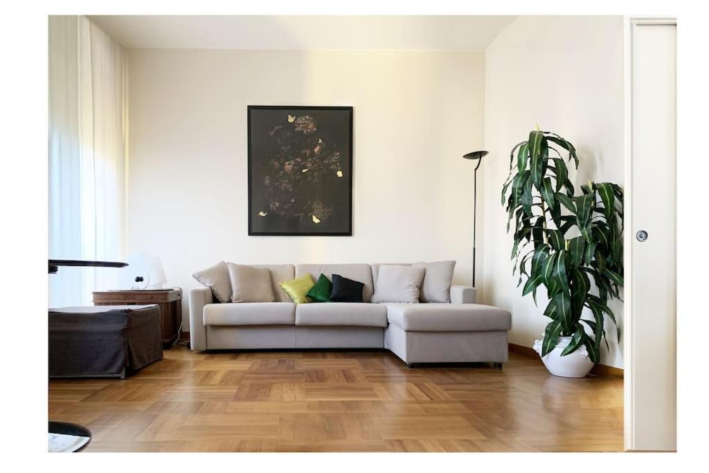 Elegant San Babila ,5 Minutes From Duomo