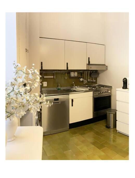 Elegant San Babila ,5 Minutes From Duomo * Milan