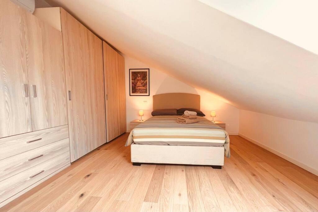 Center Skylight - Navigli Apartment *