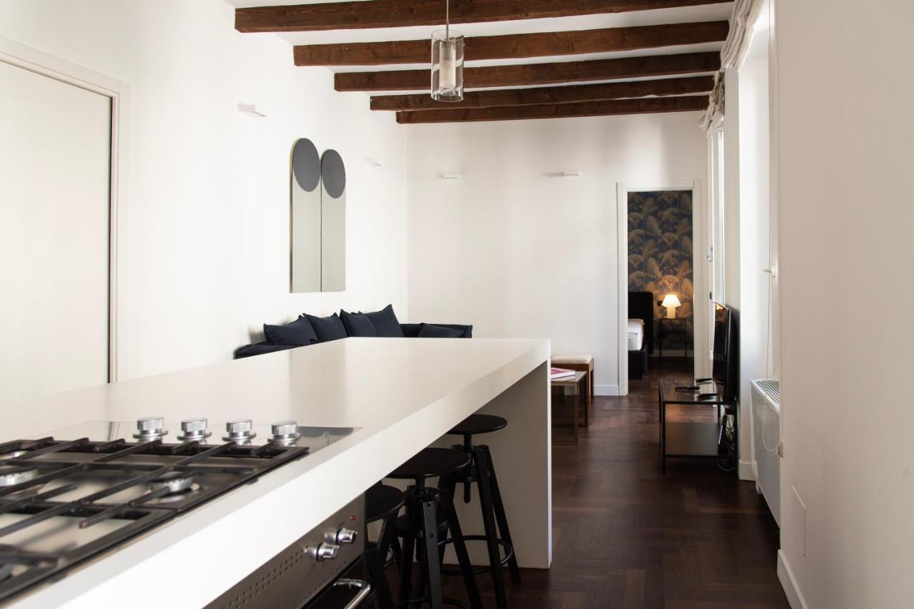 Youhosty - Charming 2-bed Flat With Terrace, Navigli & Duomo