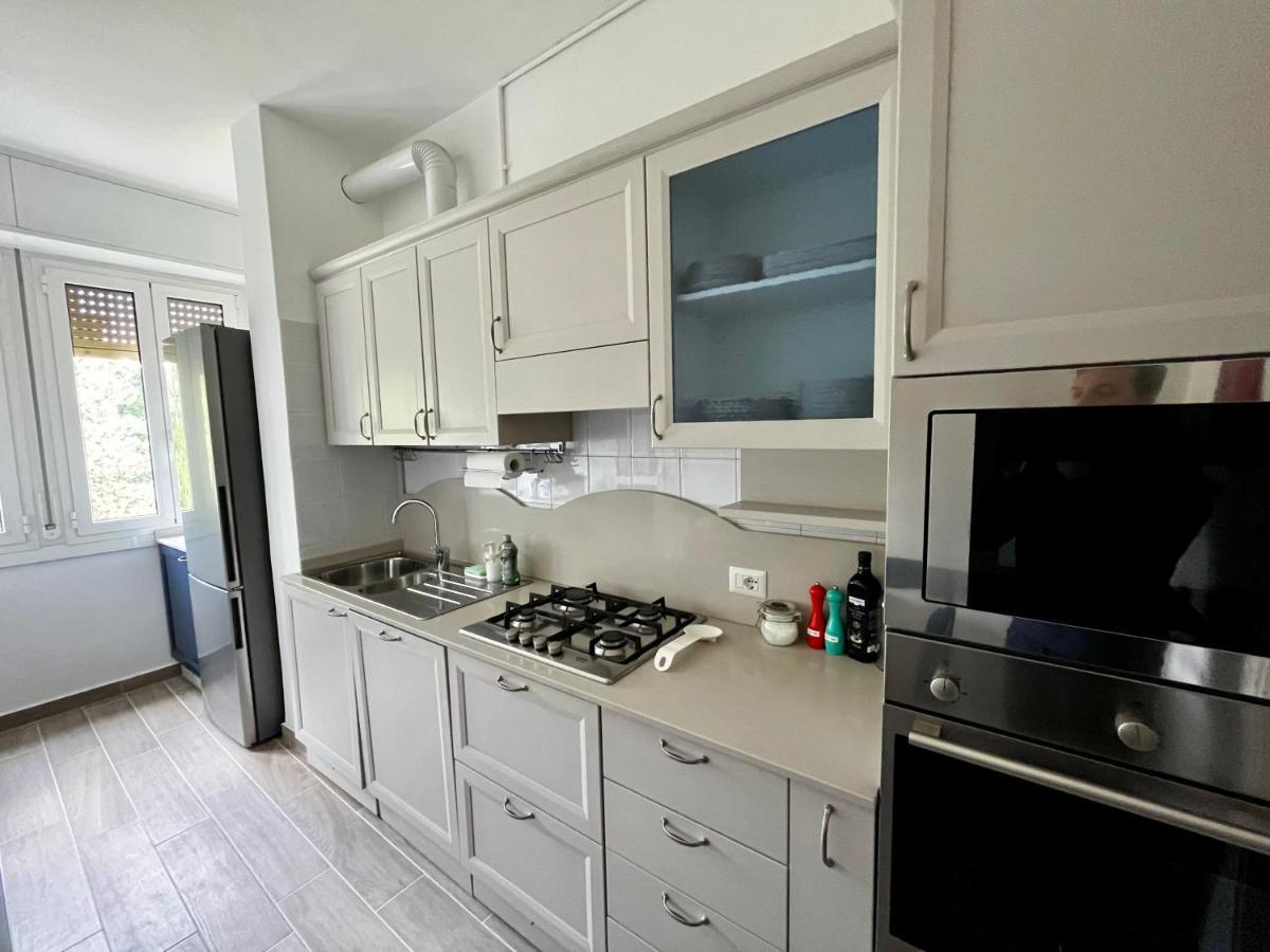 The Bright Place: Wide And Modern In Apartment Milan