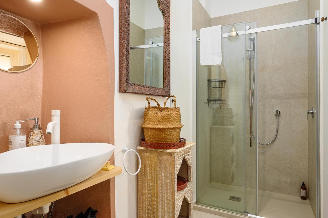 Dateo - Castel Morrone Charme Apartment Milan