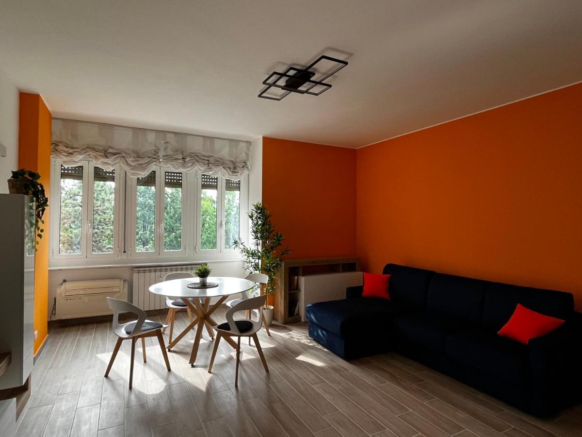 The Bright Place: Wide And Modern In Apartment