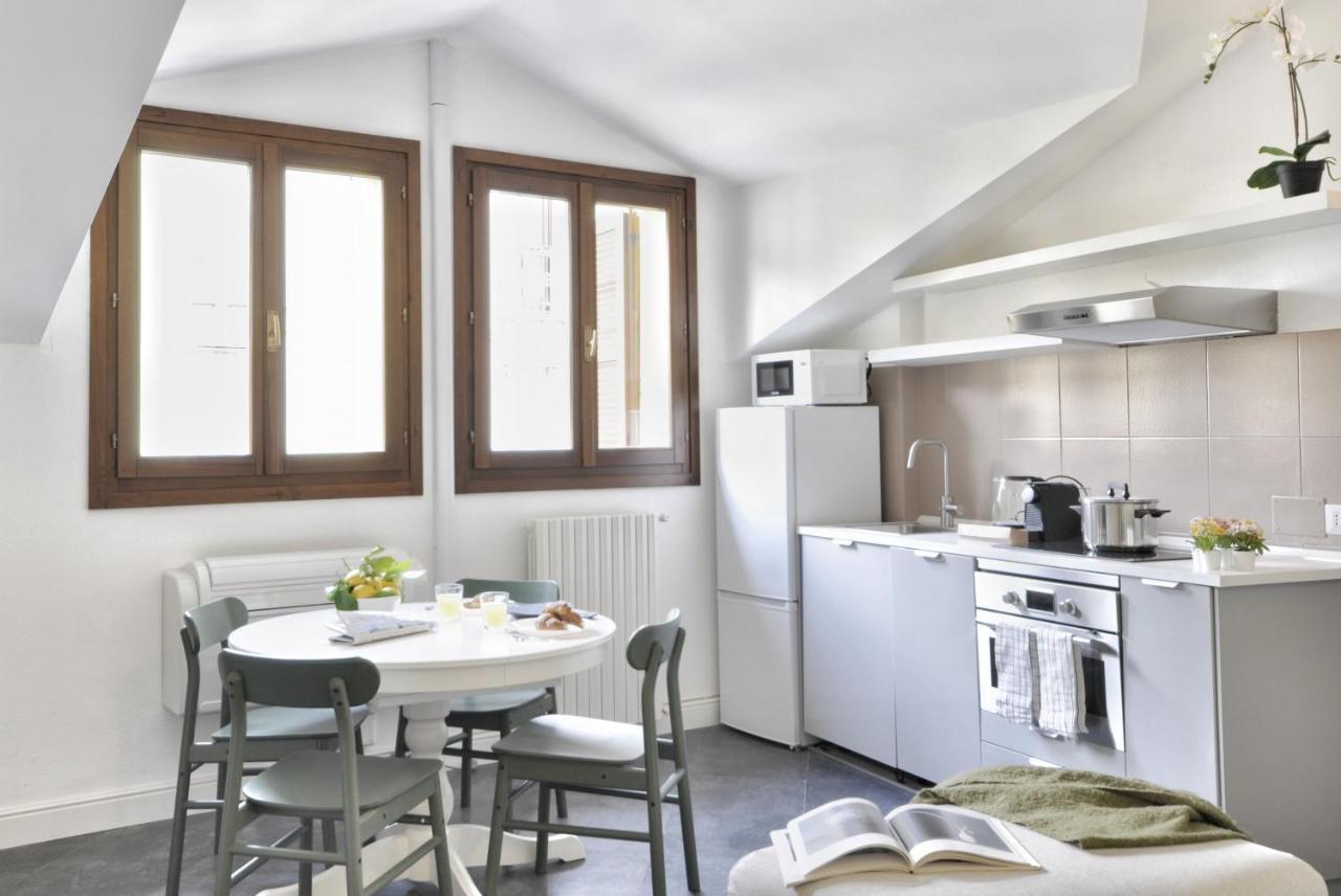 I Host - Pericle 9 Apartment