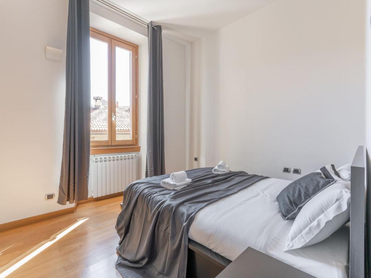 The Rent - Modern Two-bedroom Near Navigli Milano
