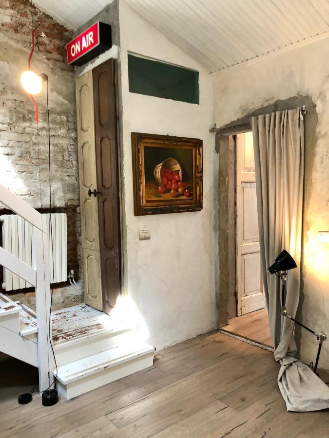Charming And Design Attic Loft In Coolest Area Navigli Ticinese