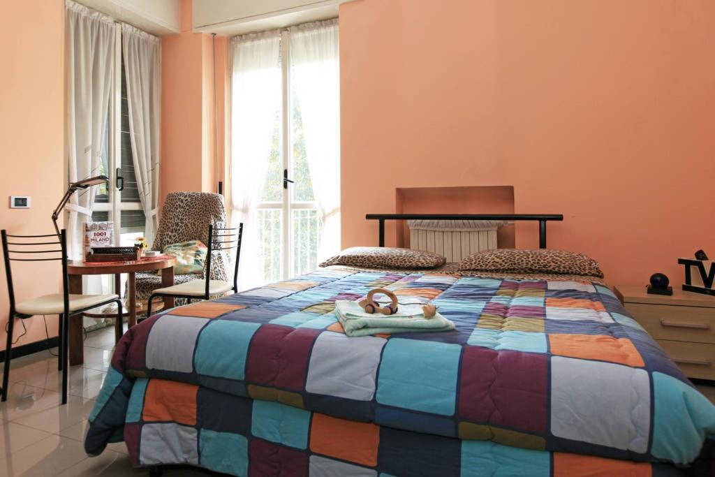 Gasthof Room, 200m Subway, Navigli Area, Free Park, 10min Center, No Fee, Shared Bath And Kitchen *