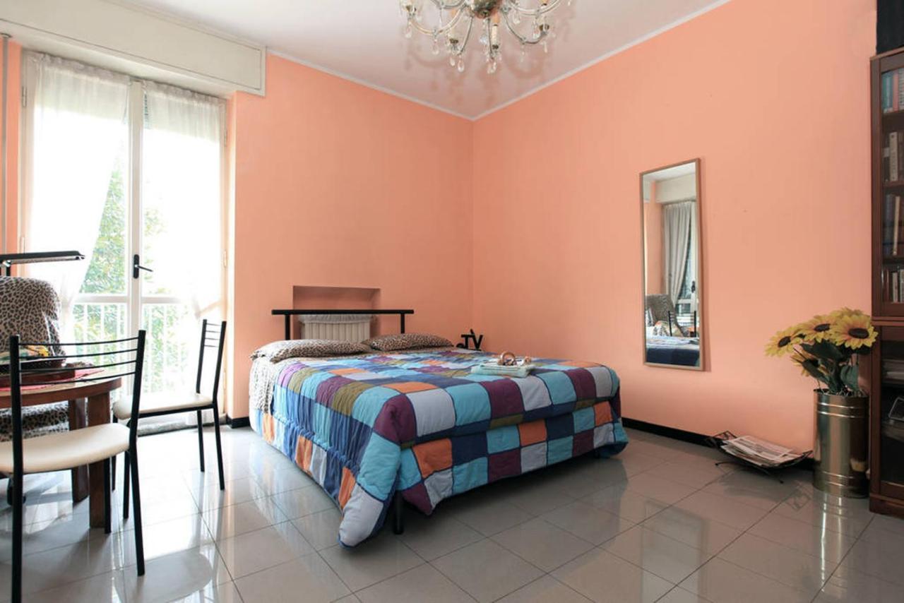 Room, 200m Subway, Navigli Area, Free Park, 10min Center, No Fee, Shared Bath And Kitchen *