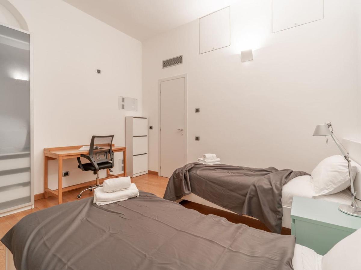 The Rent - Modern Two-bedroom Near Navigli Milano