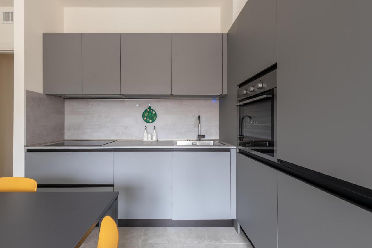 We - Santa Sofia House, Duomo Apartment Milan