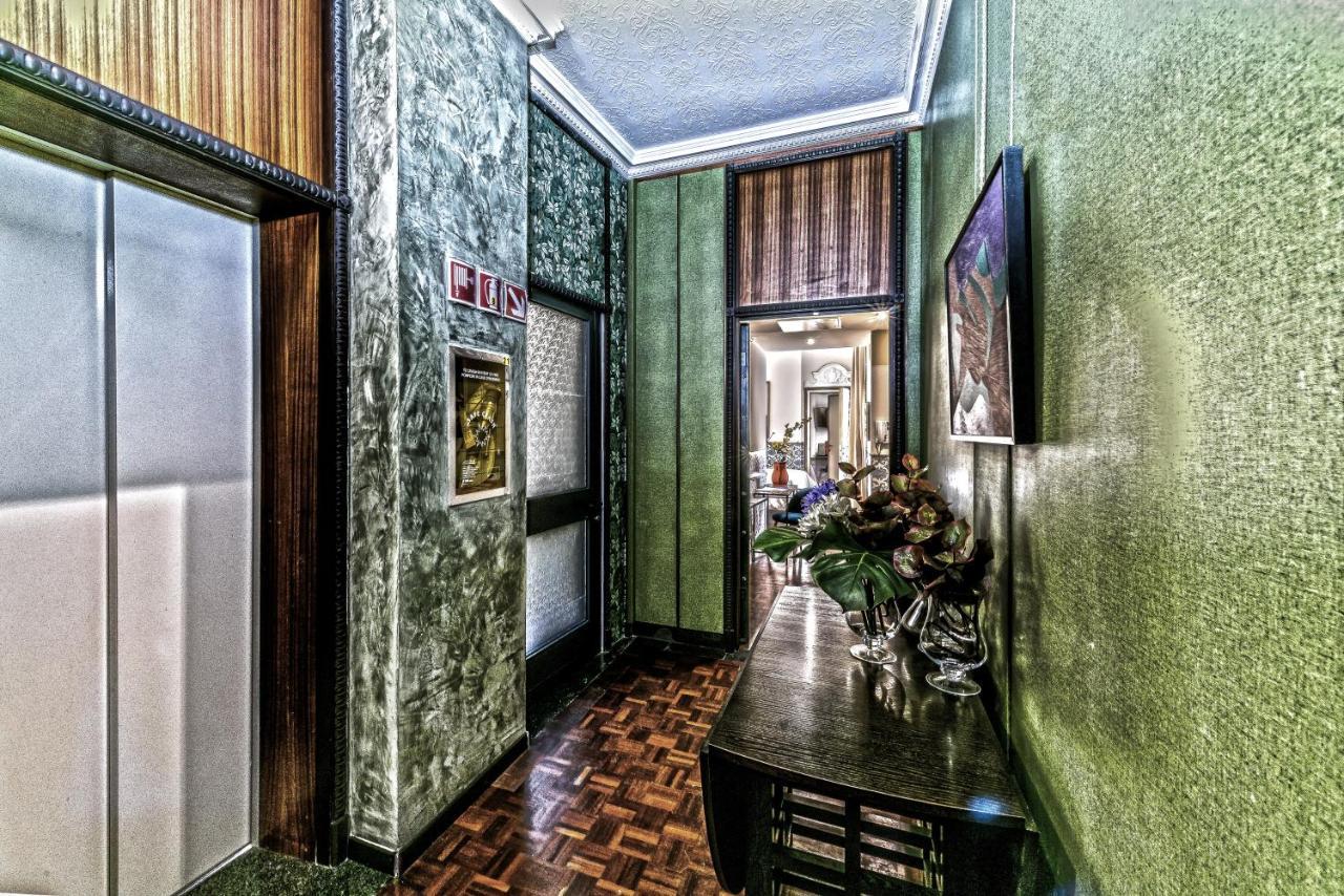 Rivière Luxury Scala Affittacamere 3*