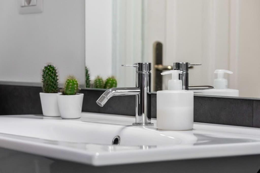 Bilocale Zara - Stazione Centrale - Isola Design District Apartment