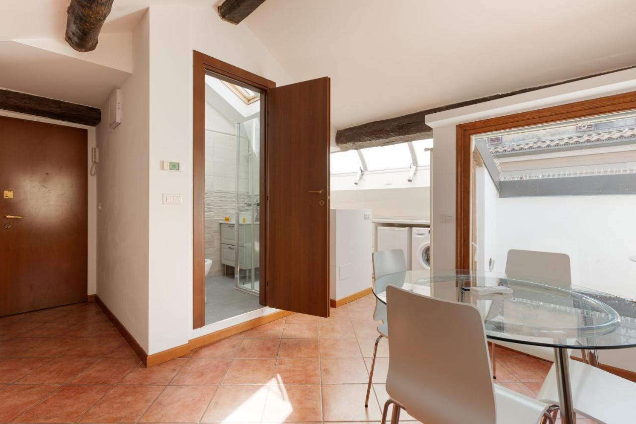 Apartment Corso Balcony