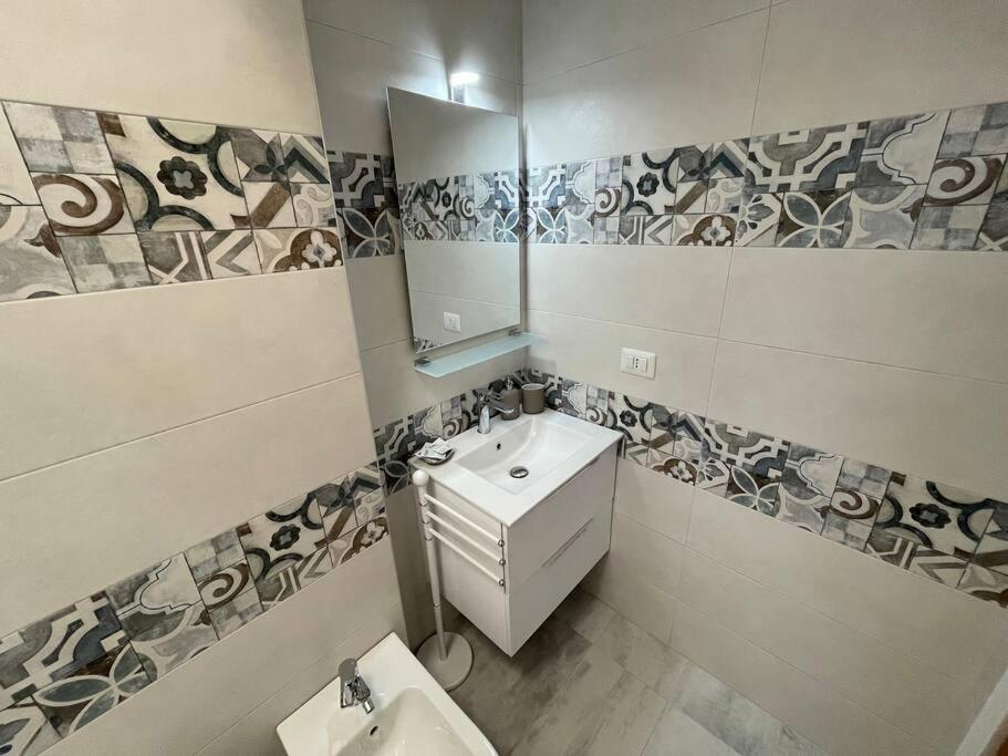 Apartment Tiny House - 15 Minutes To Duomo
