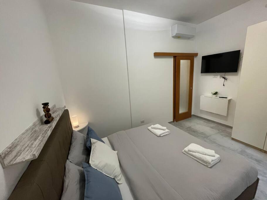 Apartment Tiny House - 15 Minutes To Duomo Milan