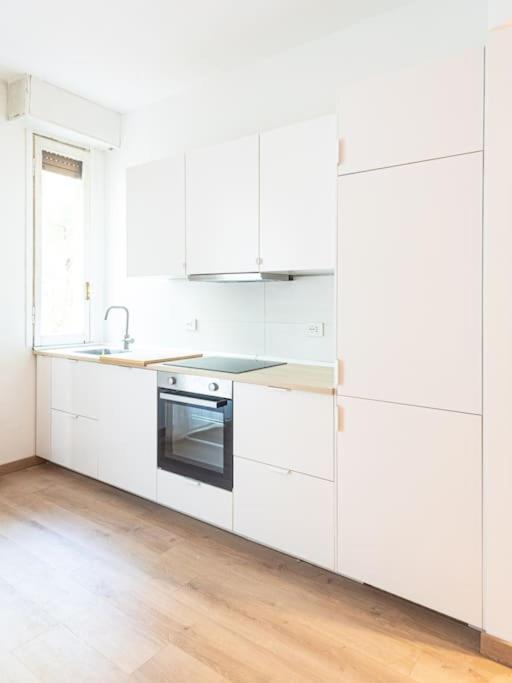 Modern New Near Corso Sempione Appartamento