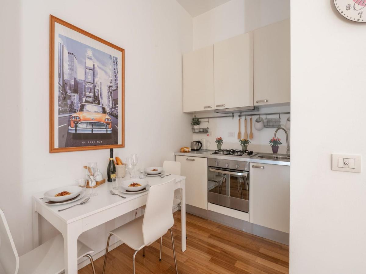 The Rent - Comfortable One Bedroom In Downtown Apartment Mailand