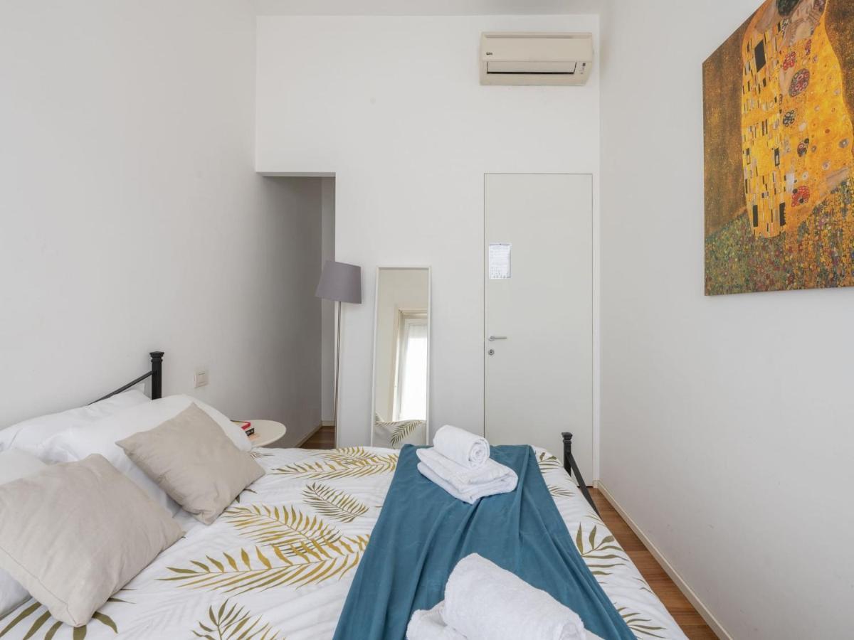 The Rent - Comfortable One Bedroom In Downtown Apartment *
