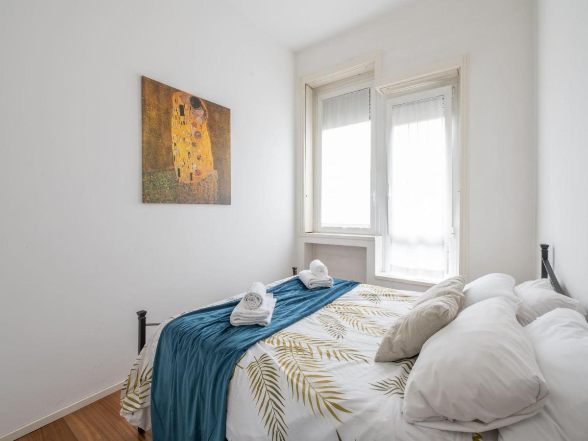 The Rent - Comfortable One Bedroom In Downtown Apartment