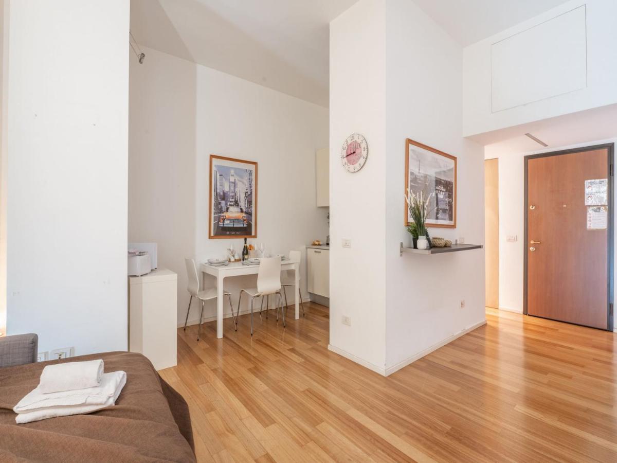 The Rent - Comfortable One Bedroom In Downtown Apartment Mailand