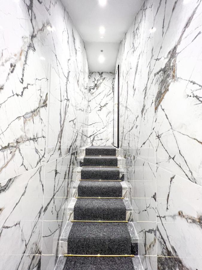 The Boutique Houses - Emerald * Milan