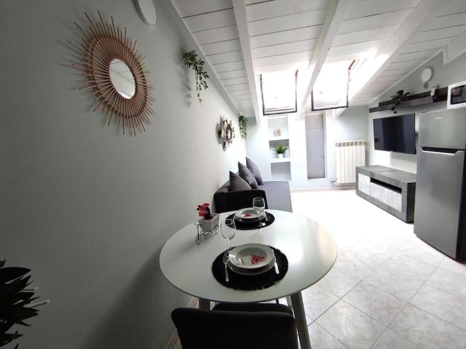 Free Parking Tiny House Wifi Netflix 15 Minuti Dal Duomo Apartment Milan