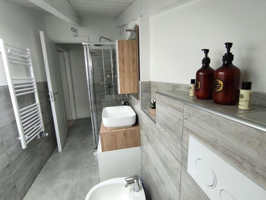 Apartment Free Parking Tiny House Wifi Netflix 15 Minuti Dal Duomo *