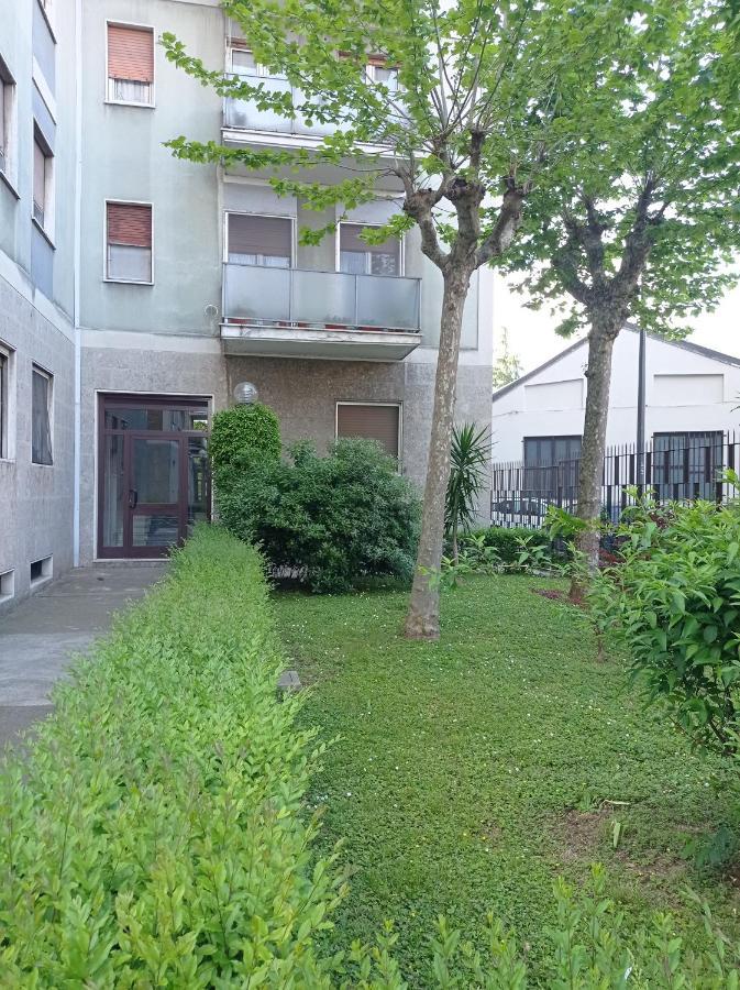 Elegante Ultimo Piano Metropolitana Sotto Casa Apartment