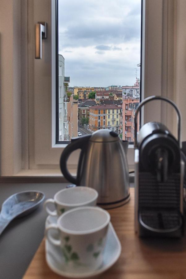 New & Bright Balcony Flat By Station