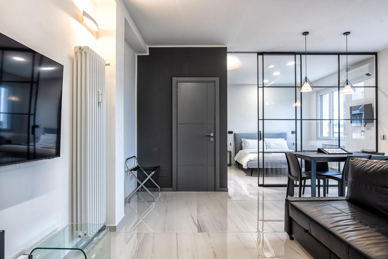New & Bright Balcony Flat By Station Milano
