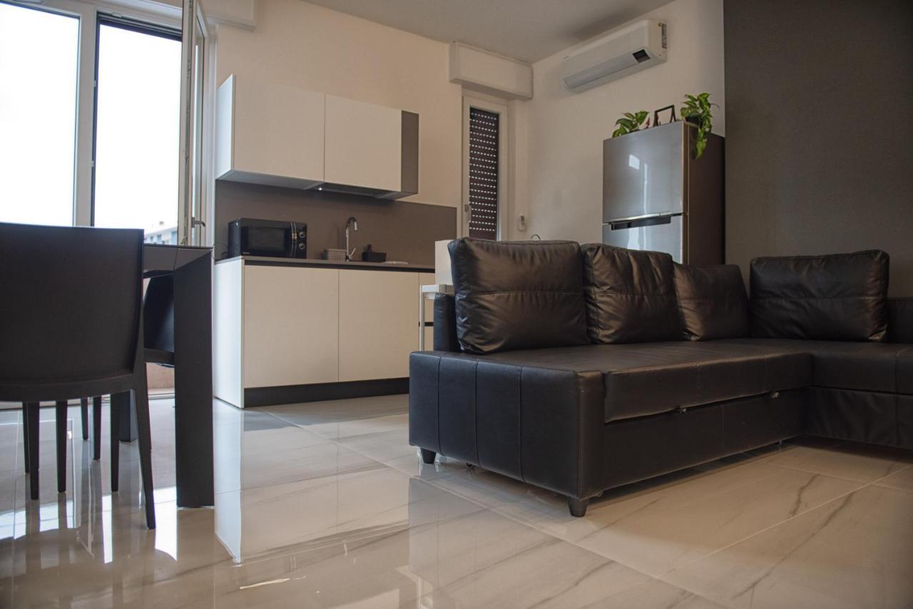 New & Bright Balcony Flat By Station Leilighet