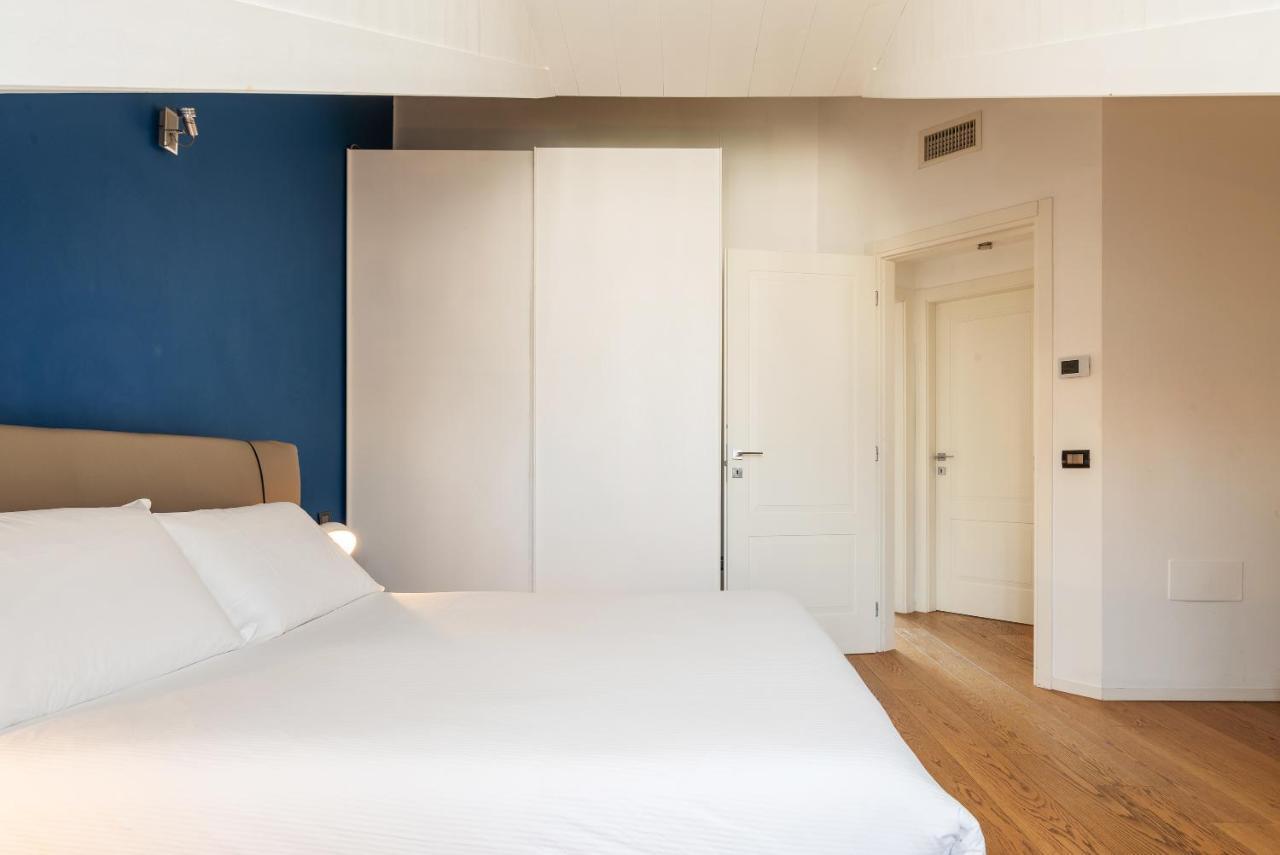 Easyhomes - Brera Luxury Apartment *