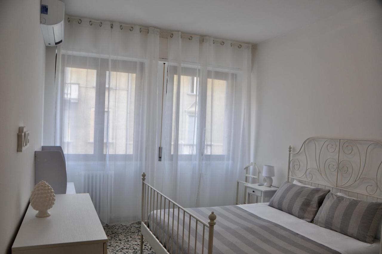 M.aurelio Red Appartement