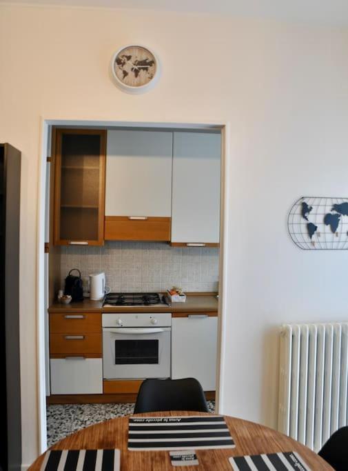Appartamento M.aurelio Black & White Milano