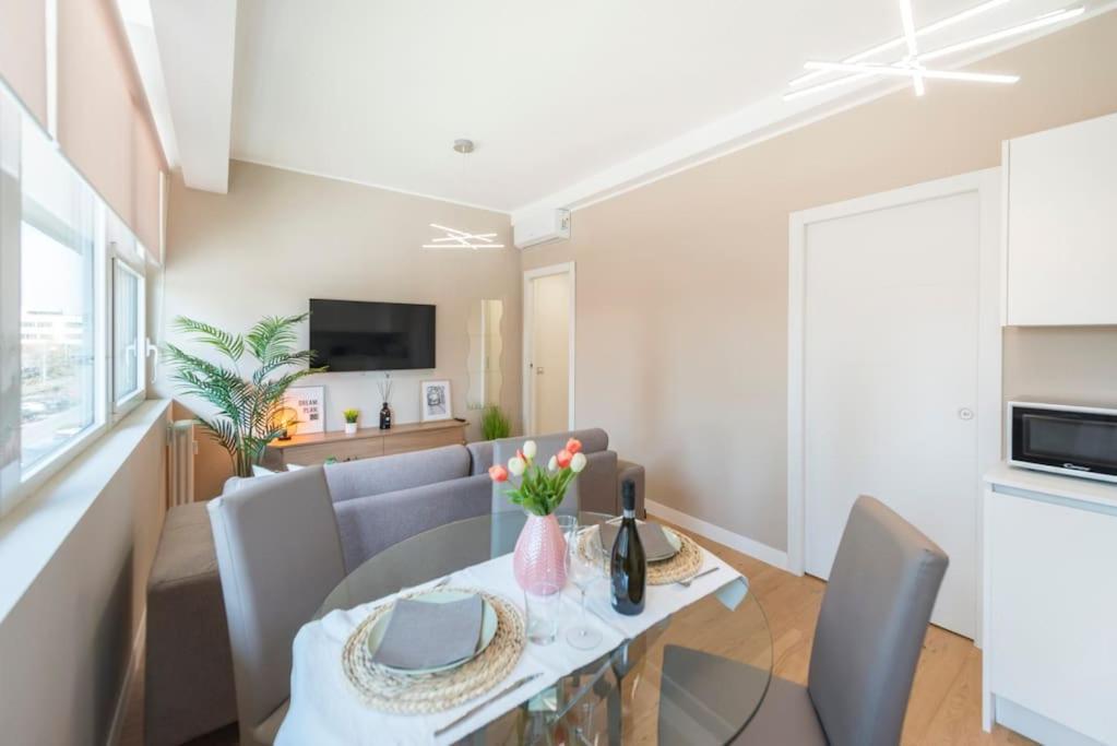 Cozy Private Flat - Mm Marche 7 Min Apartment *