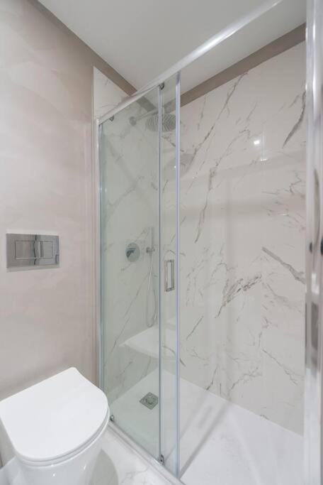 Cozy Private Flat - Mm Marche 7 Min