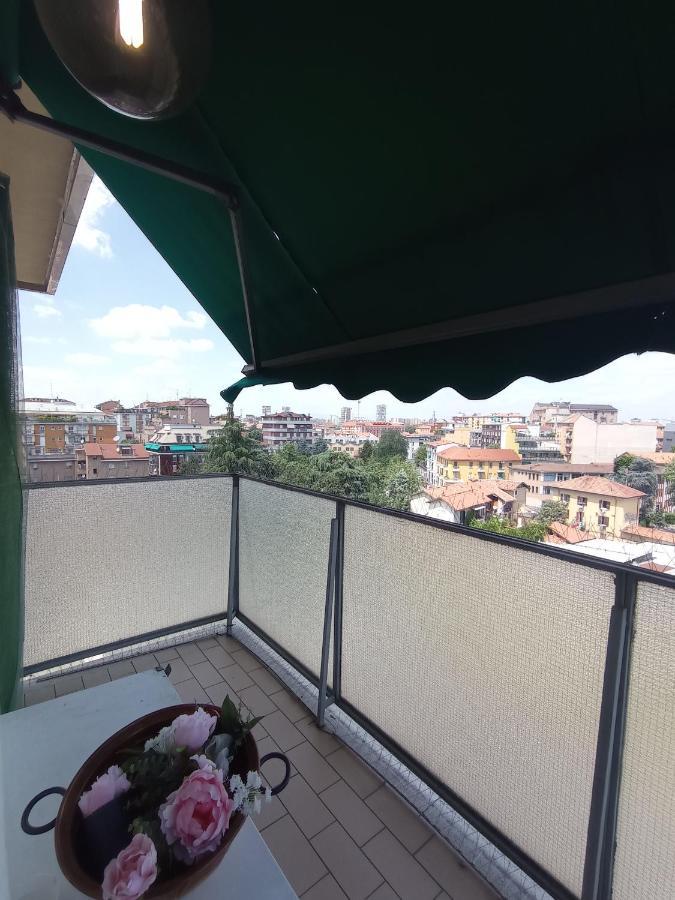 Elegante Ultimo Piano Metropolitana Sotto Casa Apartment