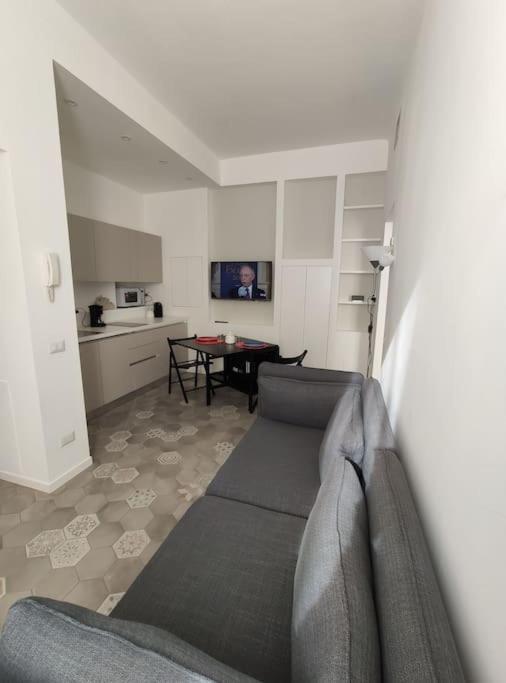 Apartment Nella Movida Di Isola-porta Nuova