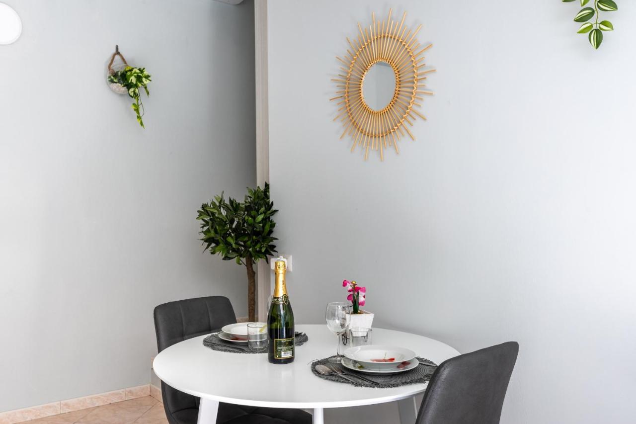 Apartment Free Parking Tiny House Wifi Netflix 15 Minuti Dal Duomo Milan