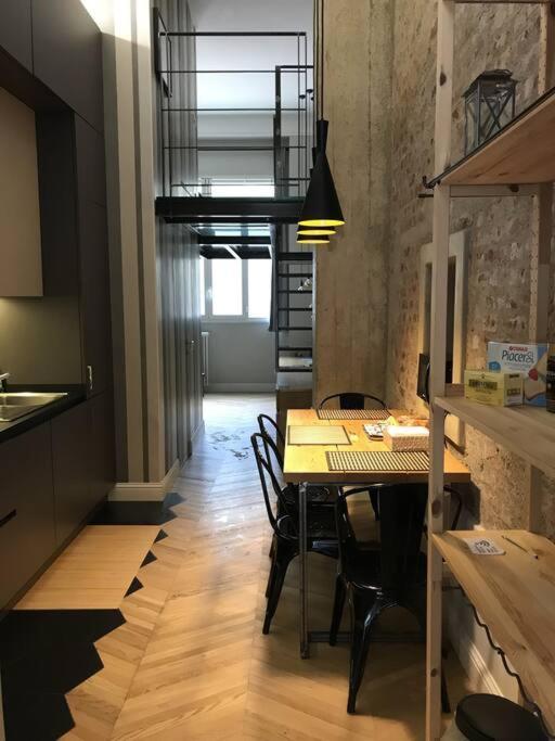 Dezza Loft Apartment Milan