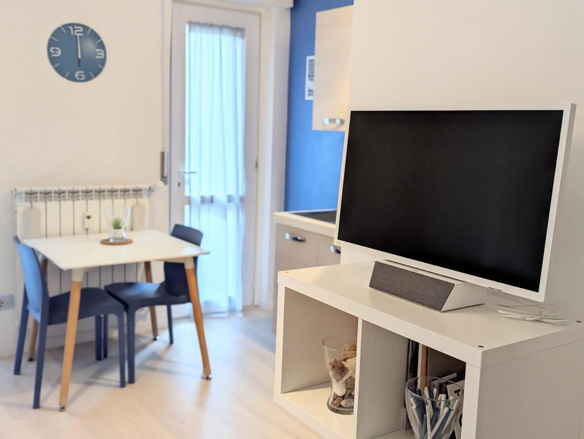 Large New Stylish Studio Apt - Metro Fast Wifi A/c * Milaan