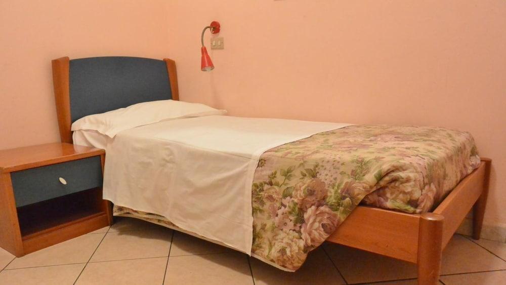 Station Hotel 3*