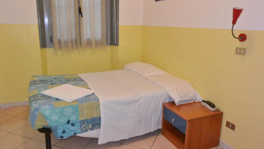 Station Hotel 3*