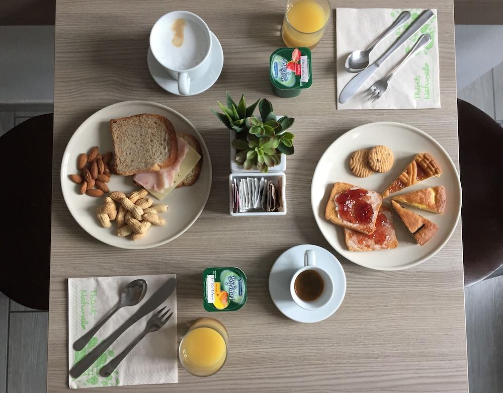 Hotell Av