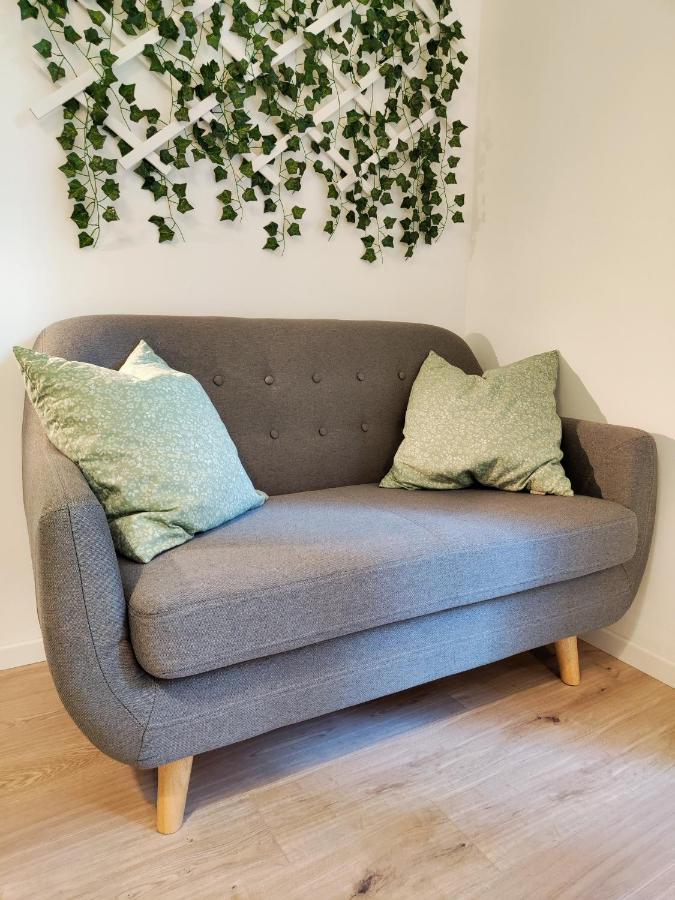 Apartment The Green Apt - Stylish And Confortable Large Studio Close To Metro